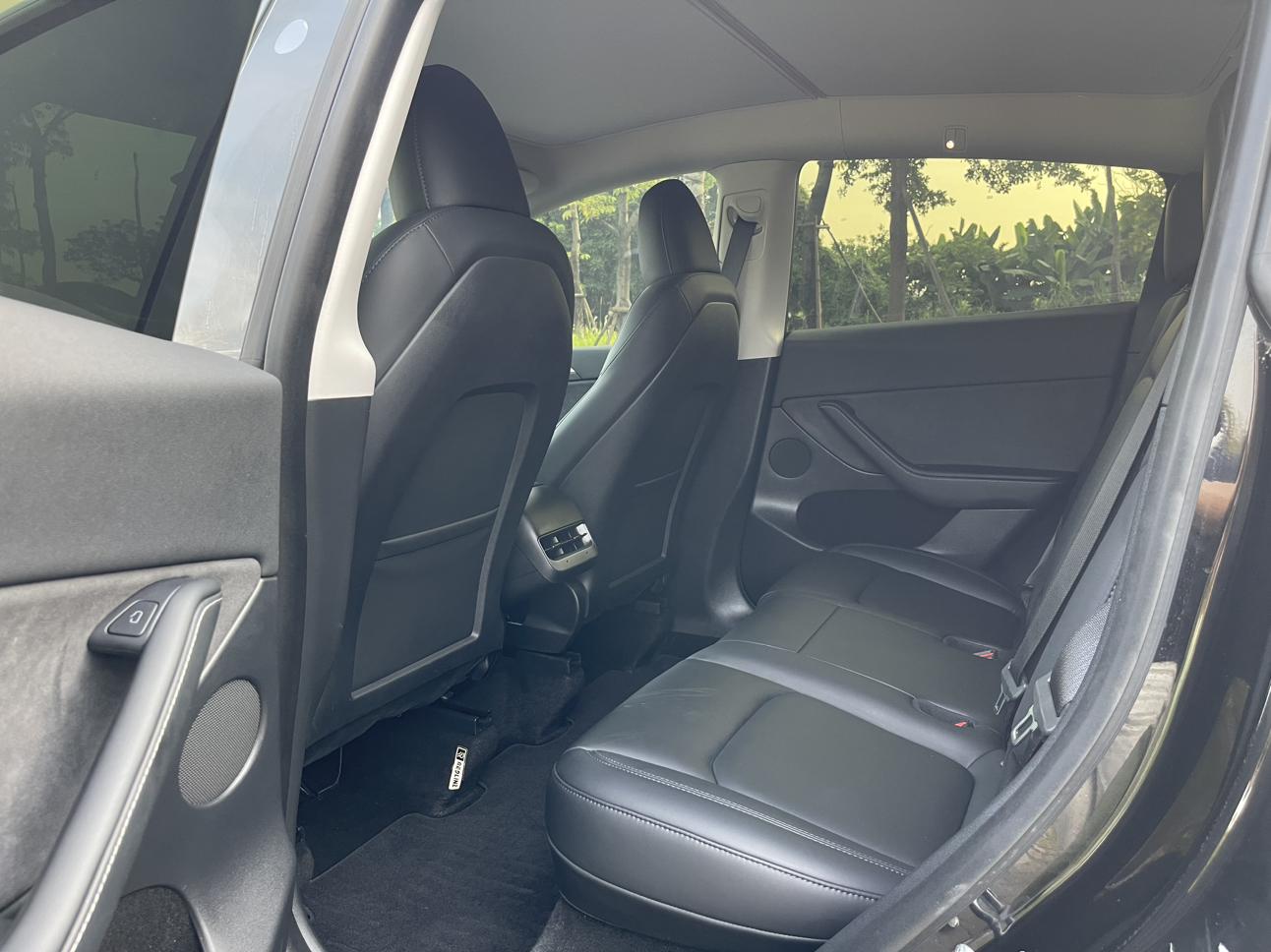 Tesla Model Y 2024 thumb 8