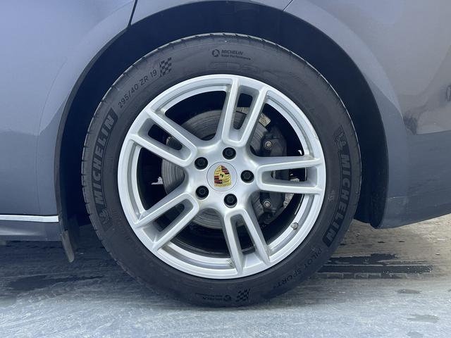 Porsche Panamera 2017 thumb 7