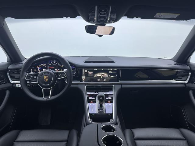 Porsche Panamera 2017 thumb 12