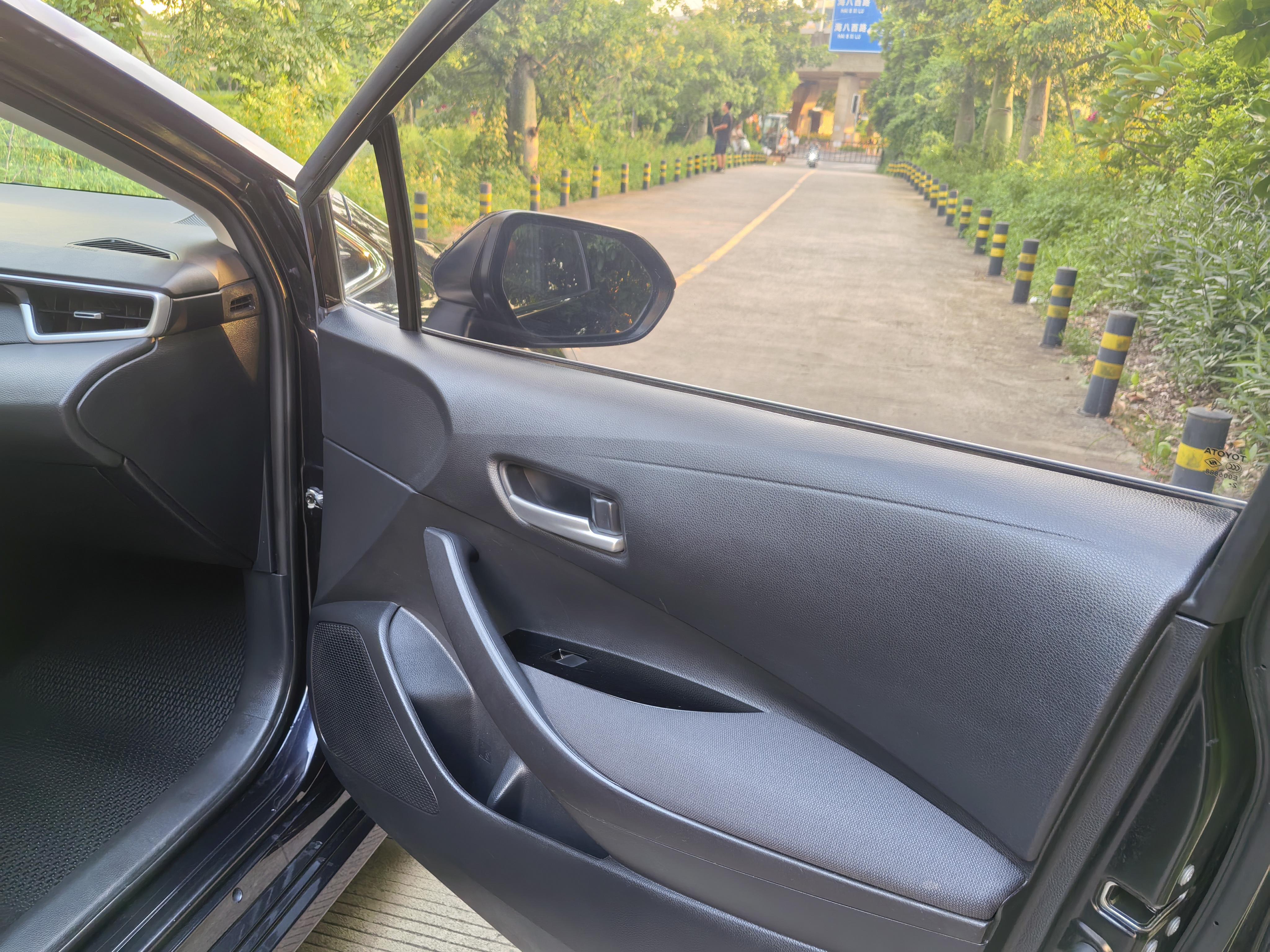 Toyota Crown 2022 thumb 8