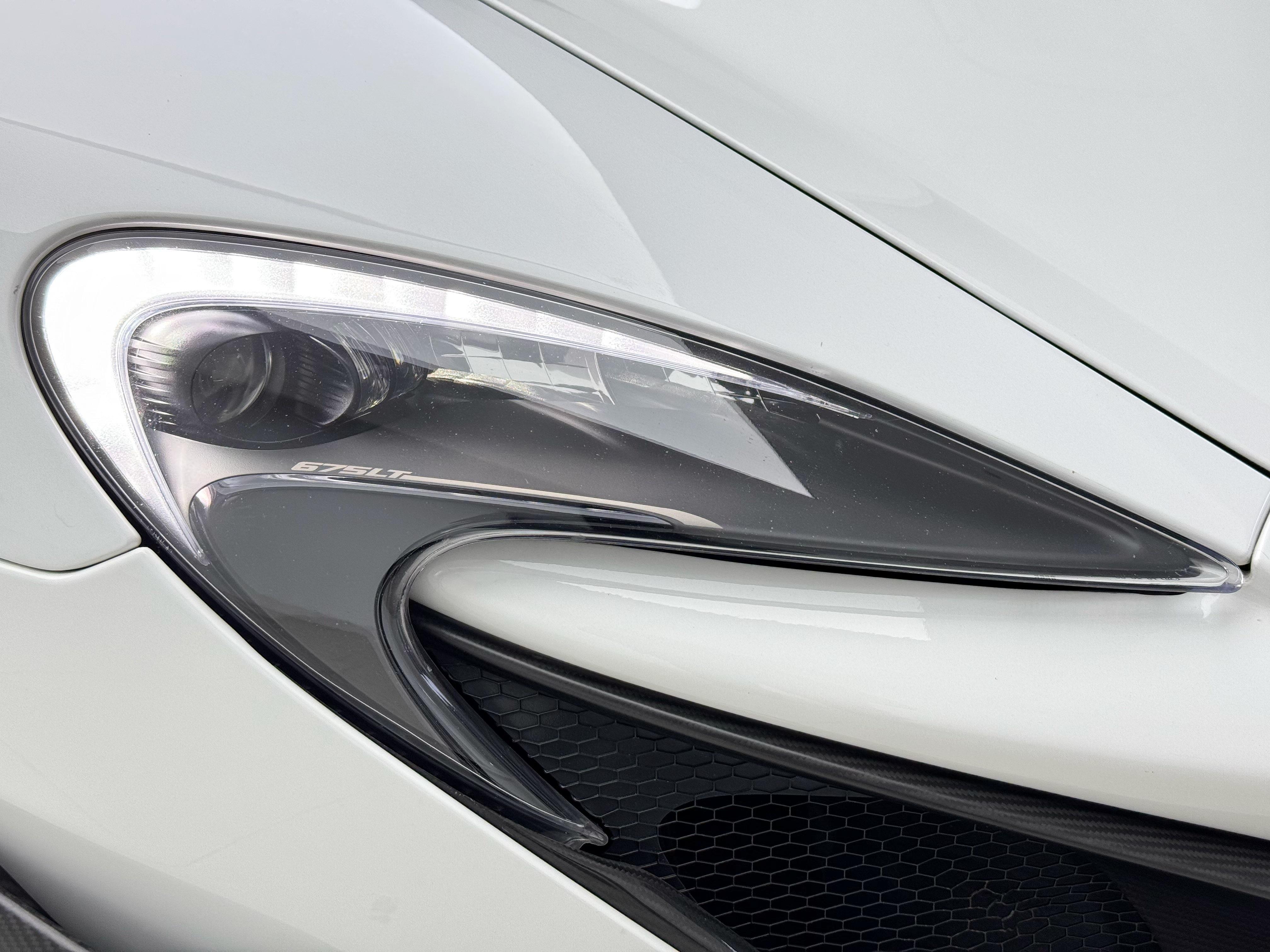 McLaren 675LT 2015 thumb 6