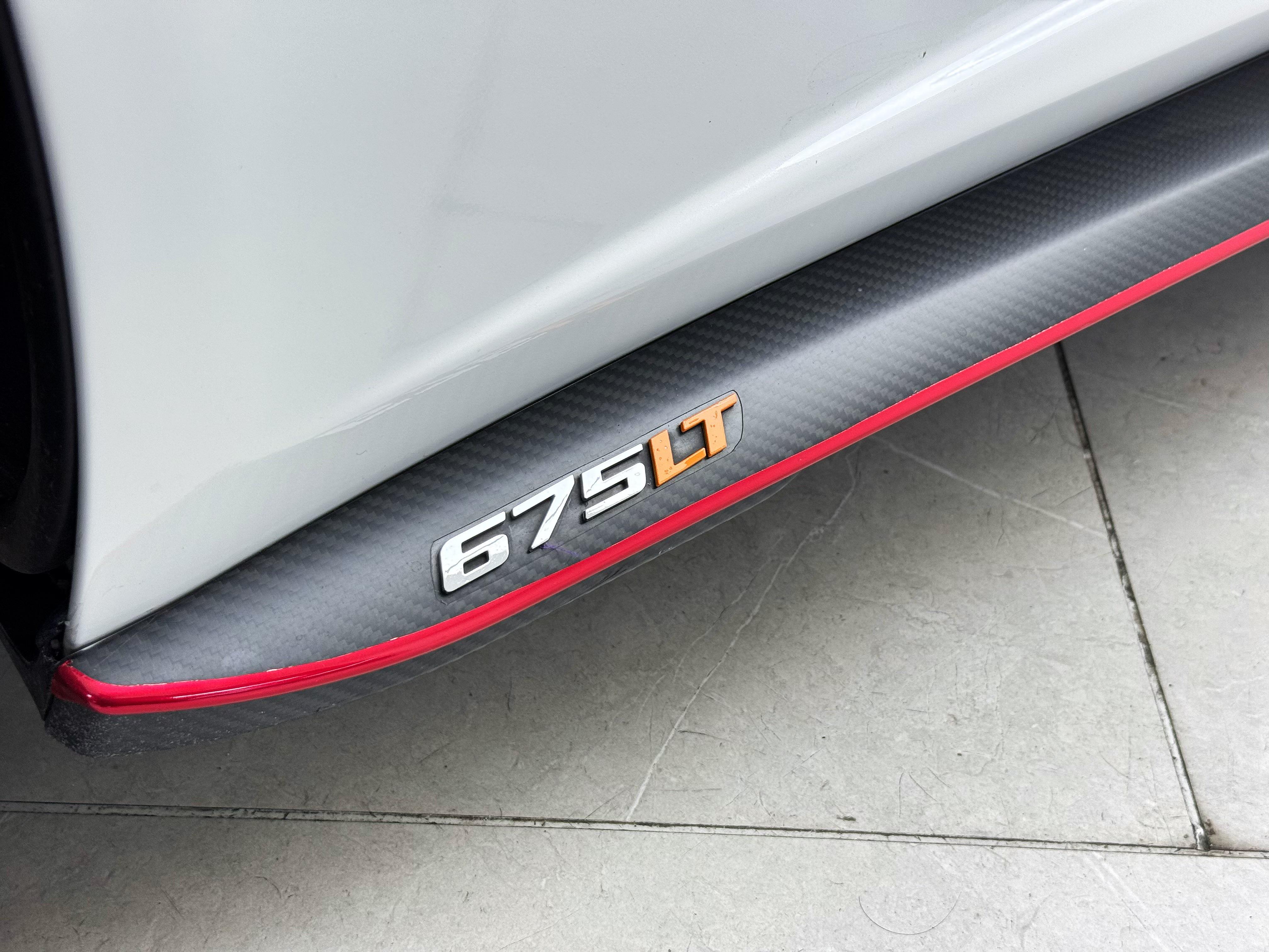 McLaren 675LT 2015 thumb 10