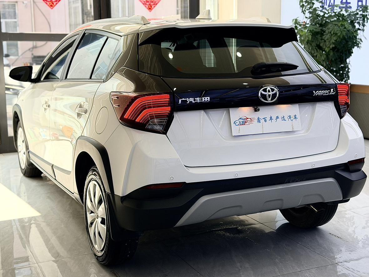 Toyota Yaris 2021 thumb 2