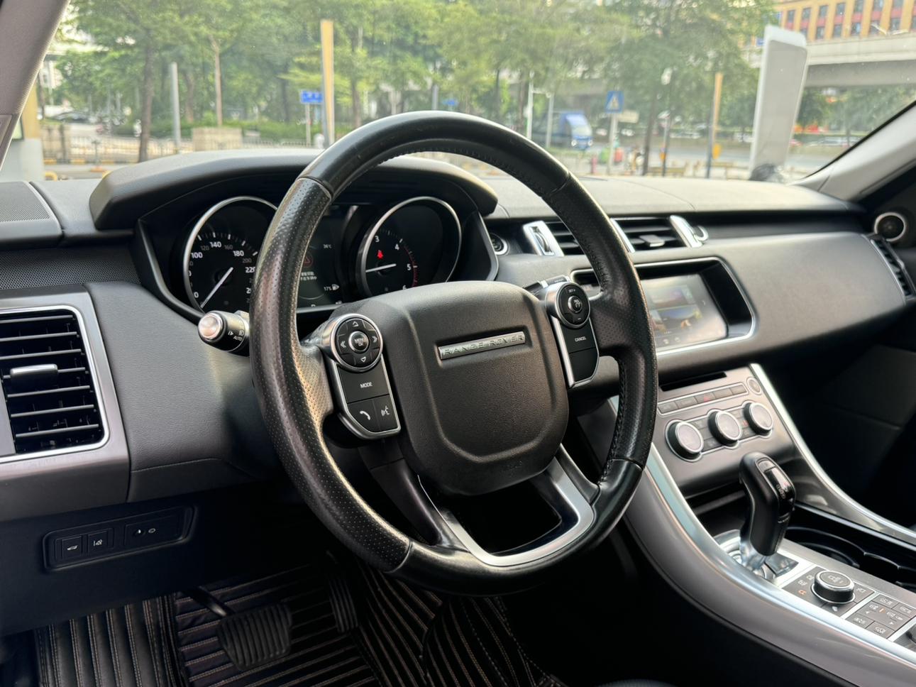 Land Rover Range Rover Sport 2018 thumb 8