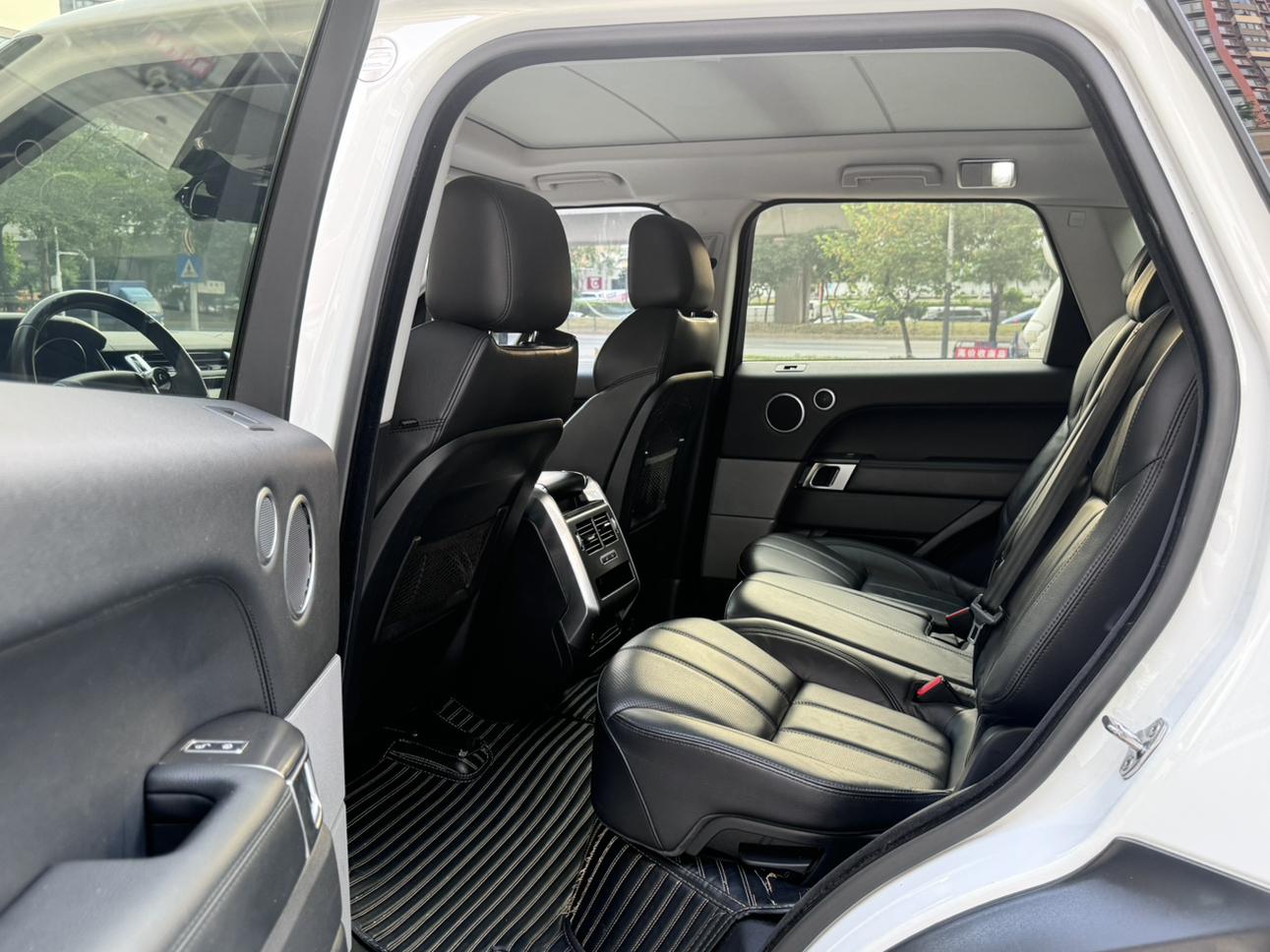 Land Rover Range Rover Sport 2018 thumb 10