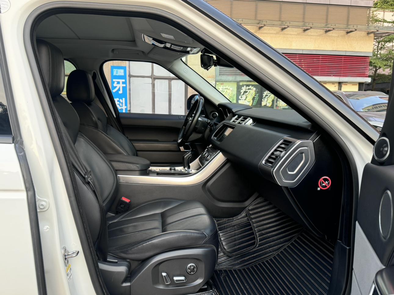Land Rover Range Rover Sport 2018 thumb 12