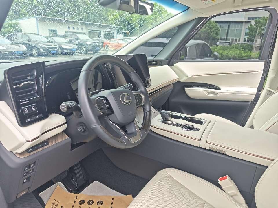 Lexus LM 2026 thumb 6