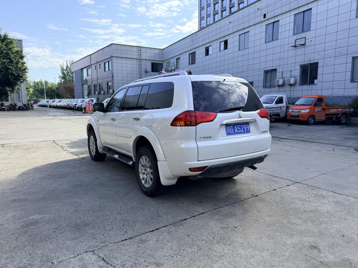 Mitsubishi Pa Jie Luo Jin Chang · 2013 thumb 2