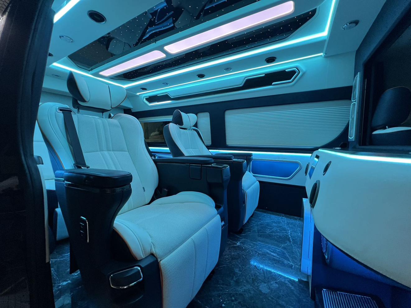 Toyota HiAce 2023 thumb 5