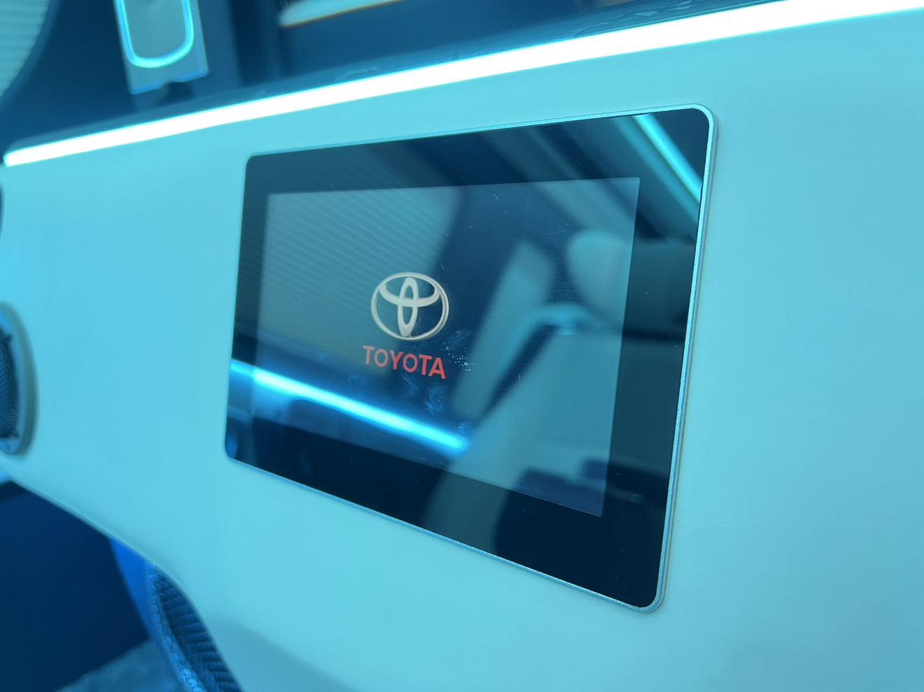 Toyota HiAce 2023 thumb 10