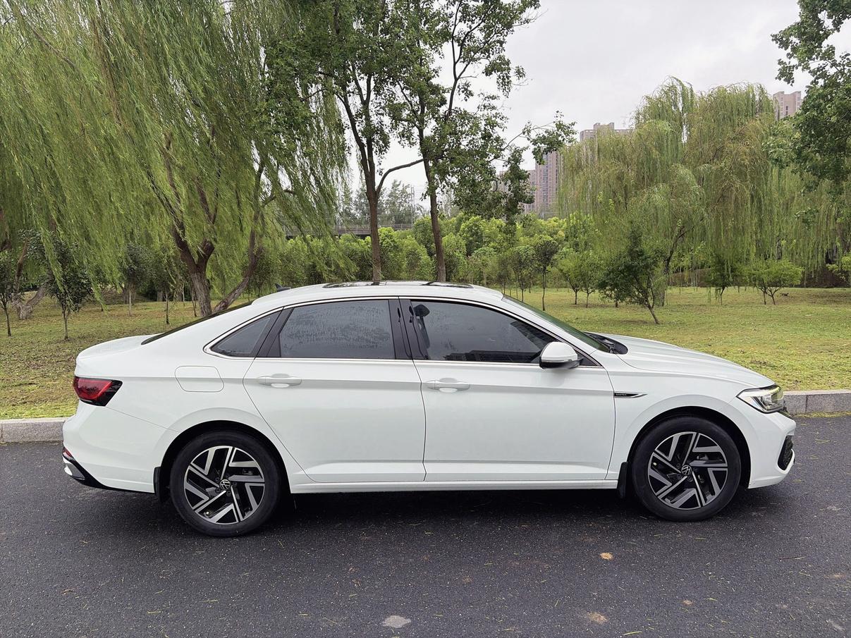 Volkswagen Sagitar 2023 thumb 6