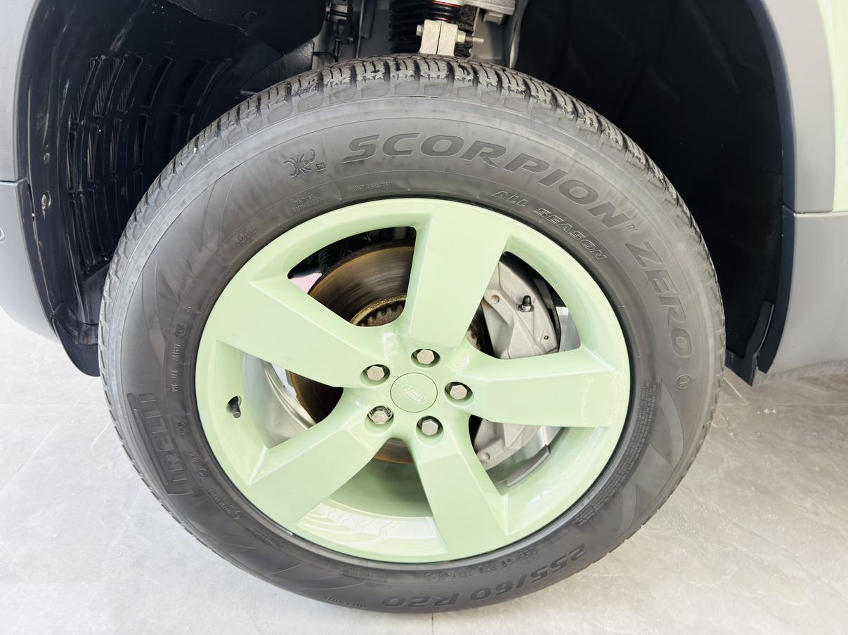 Land Rover Defender 2023 thumb 9