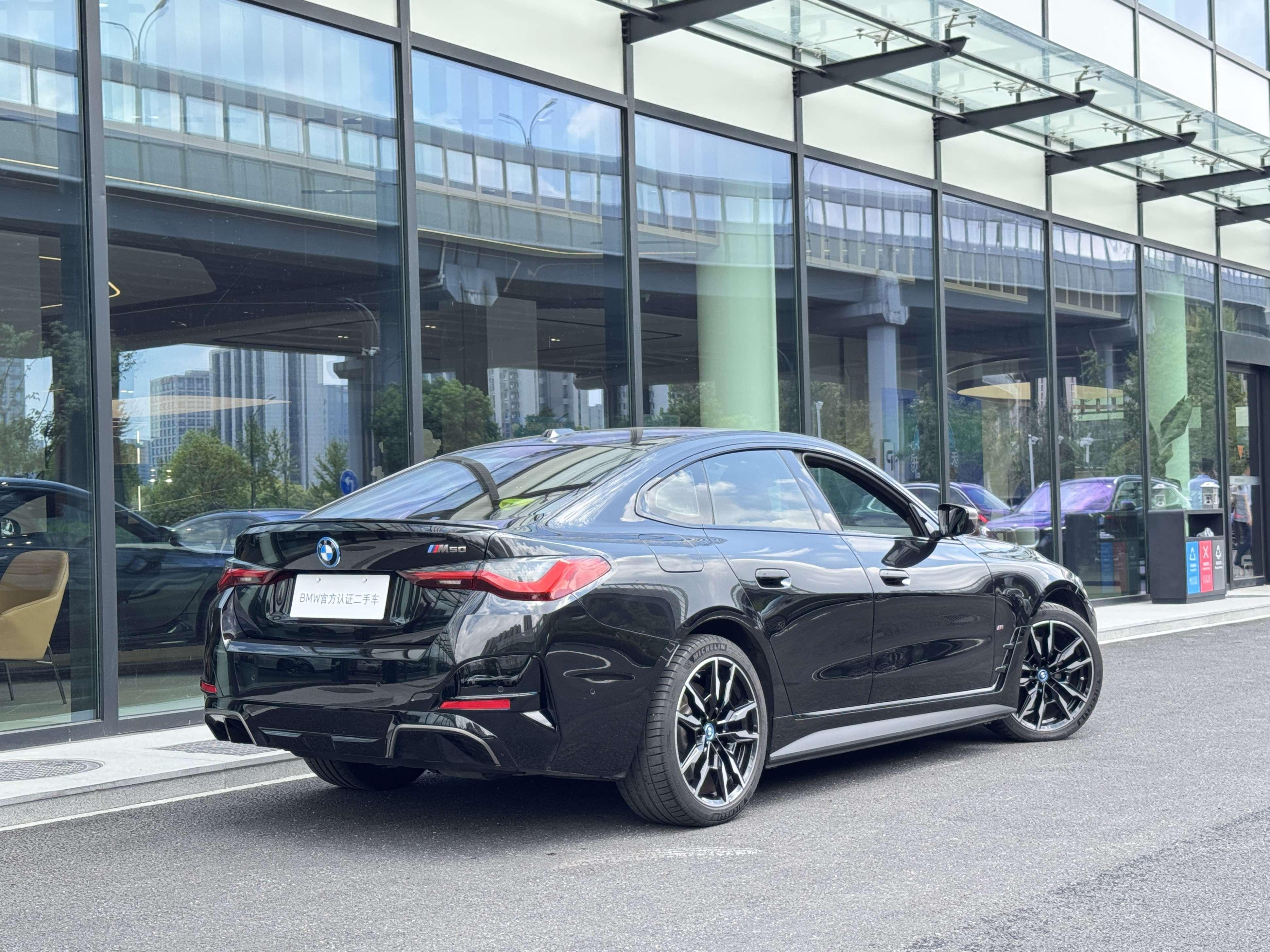 BMW i4 2022 thumb 3