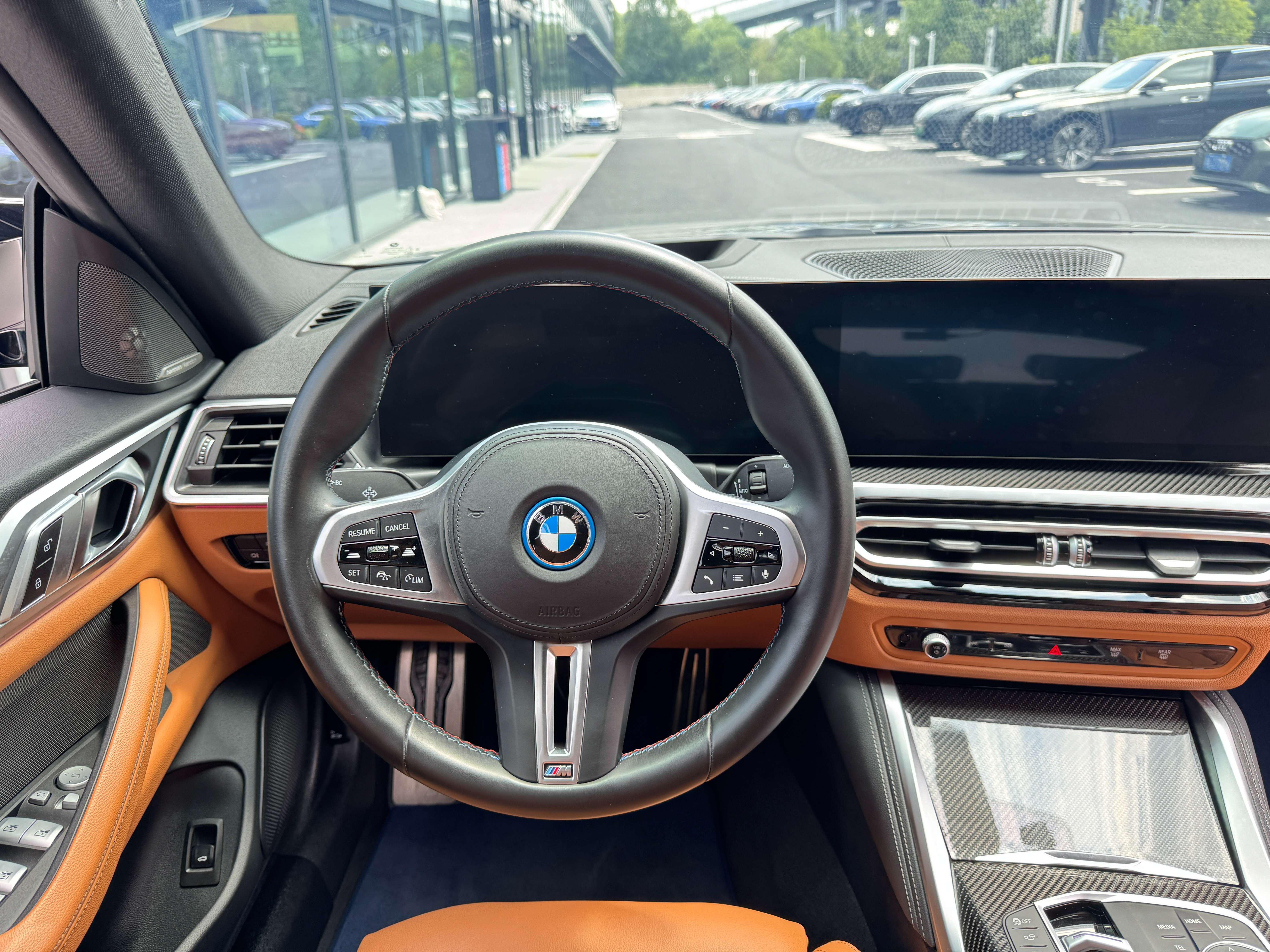 BMW i4 2022 thumb 8