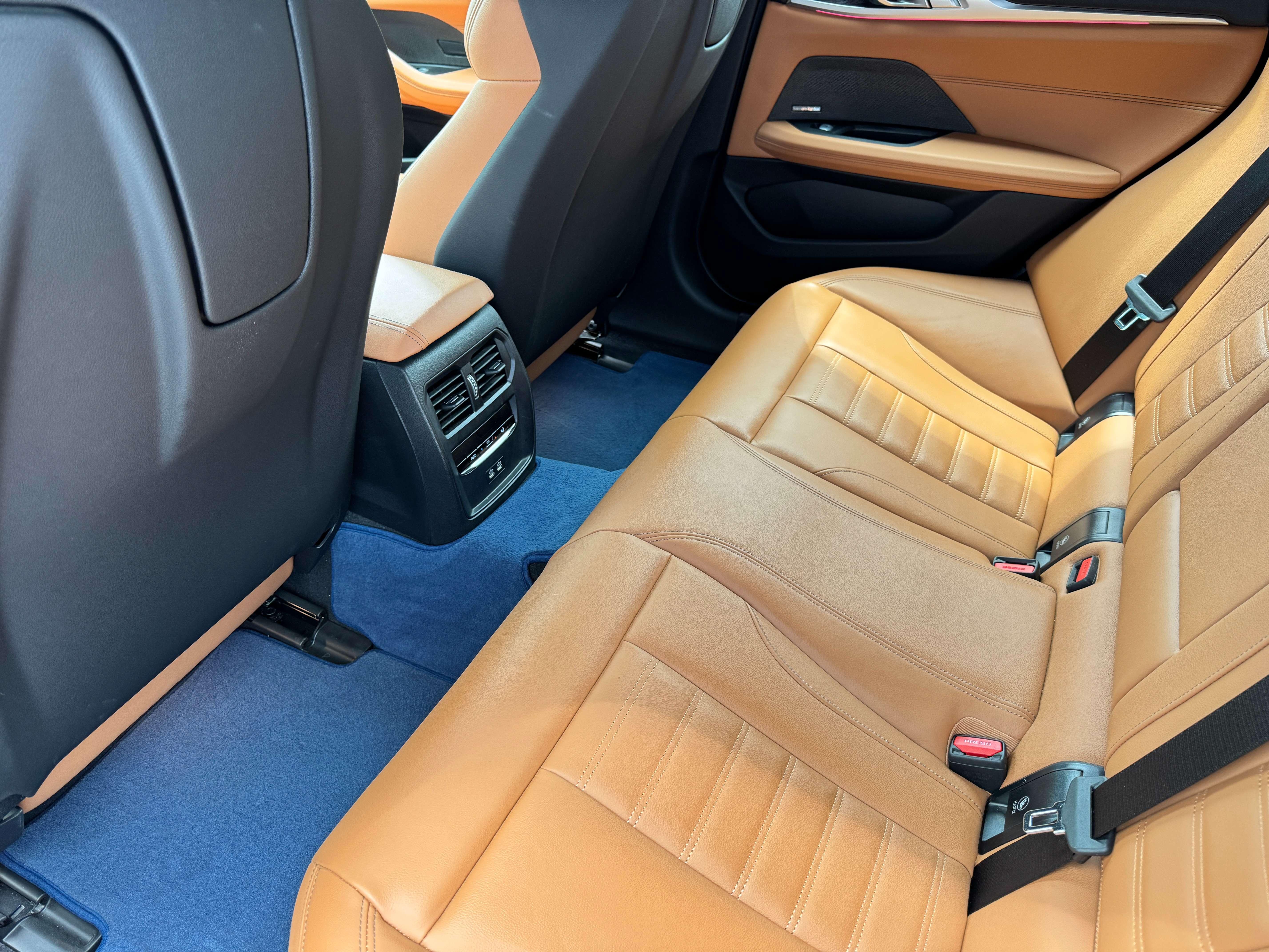 BMW i4 2022 thumb 10