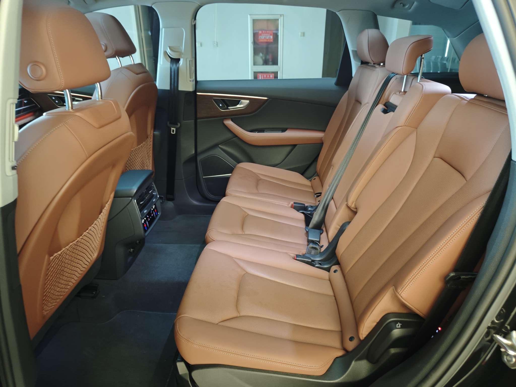 Audi Q7 2025 thumb 6