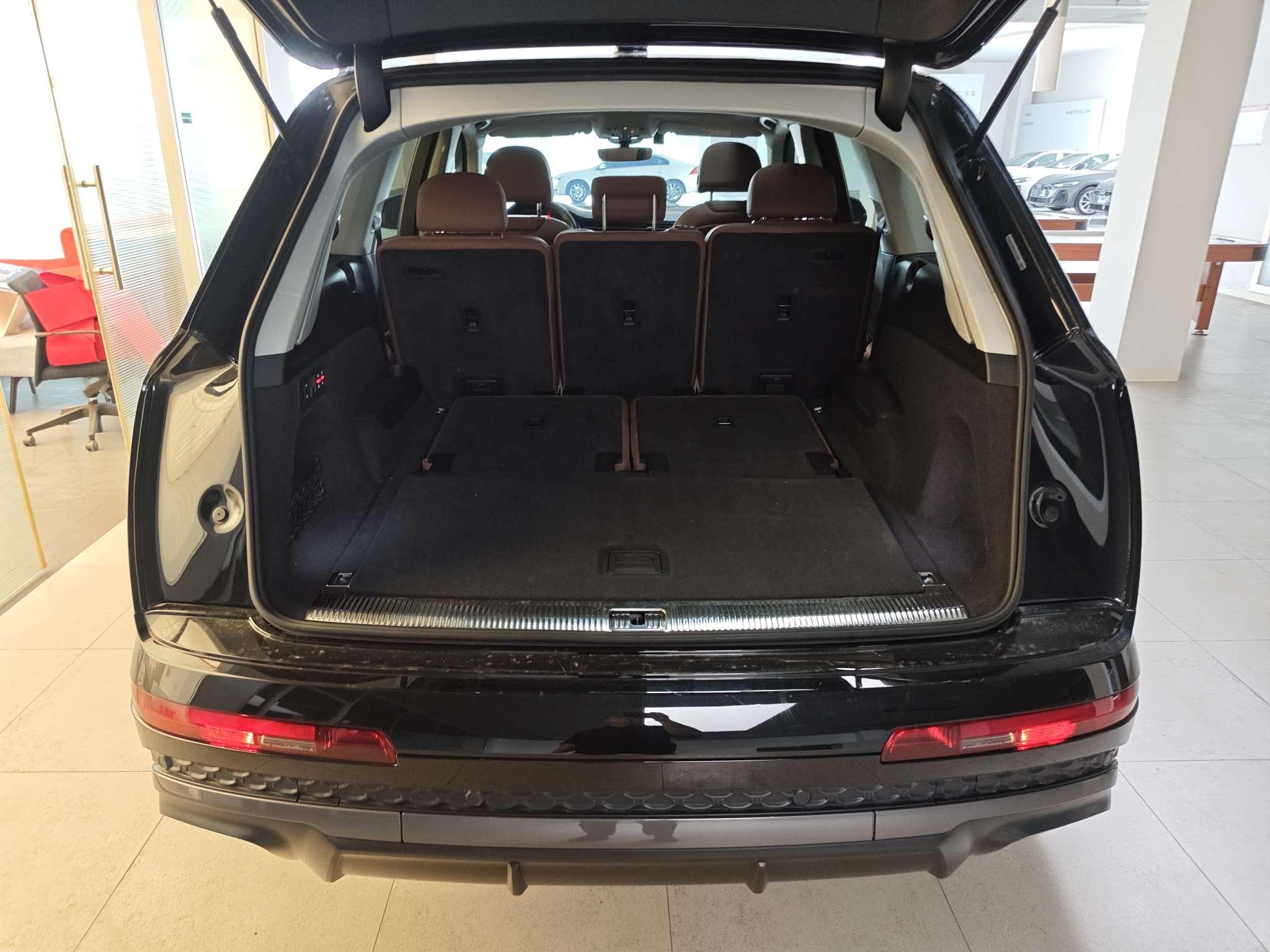 Audi Q7 2025 thumb 7