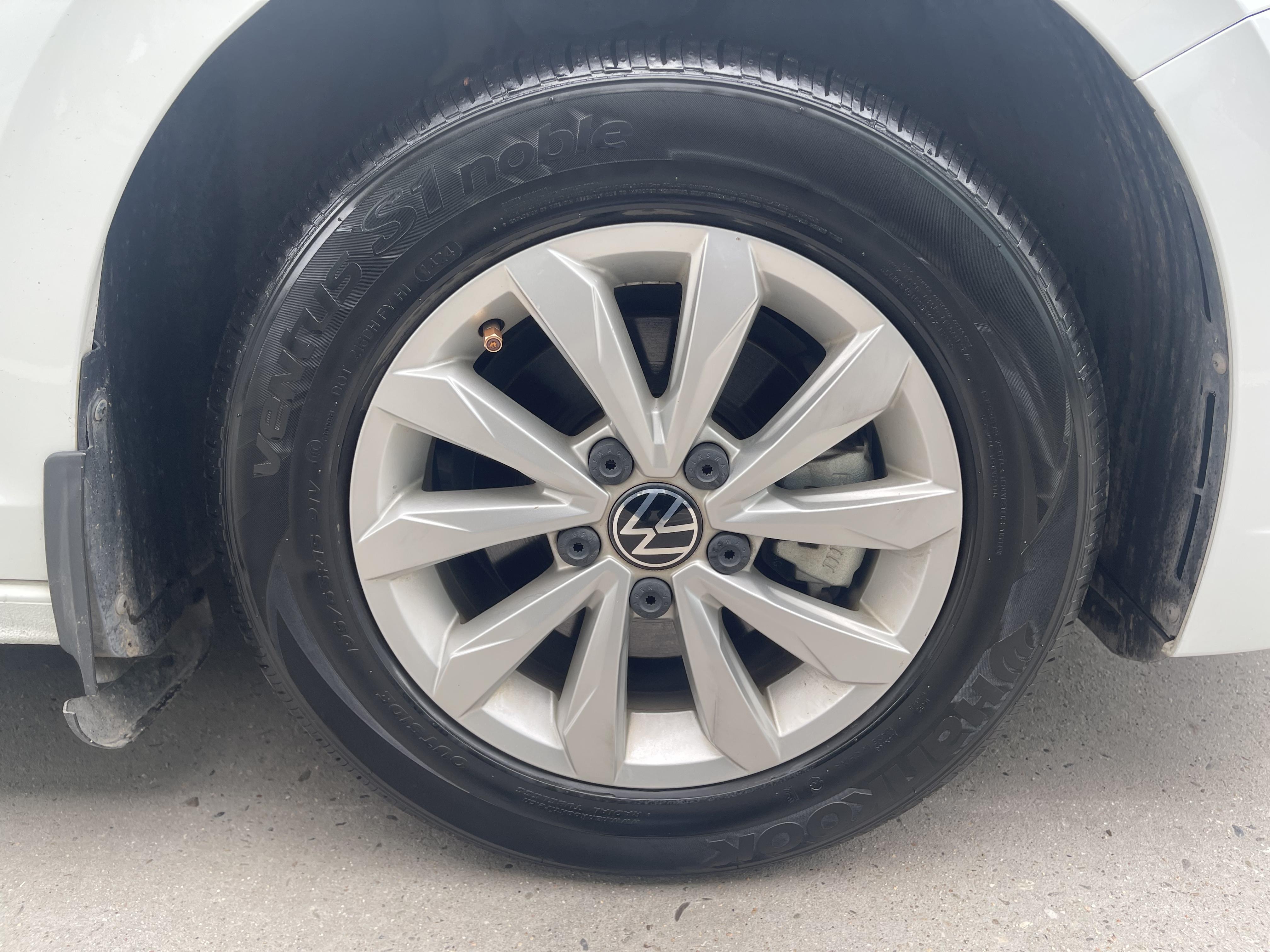 Volkswagen Bora 2020 thumb 4