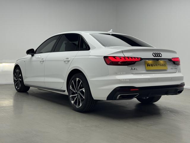 Audi A4 2023 thumb 3