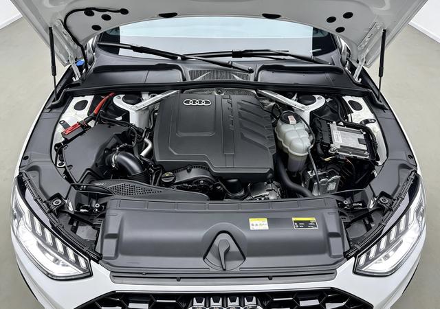 Audi A4 2023 thumb 8