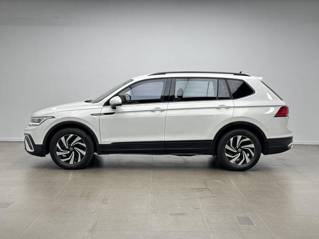 Volkswagen Tiguan 2022 thumb 2