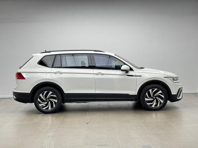 Volkswagen Tiguan 2022 thumb 6