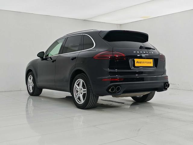 Porsche Cayenne 2015 thumb 3