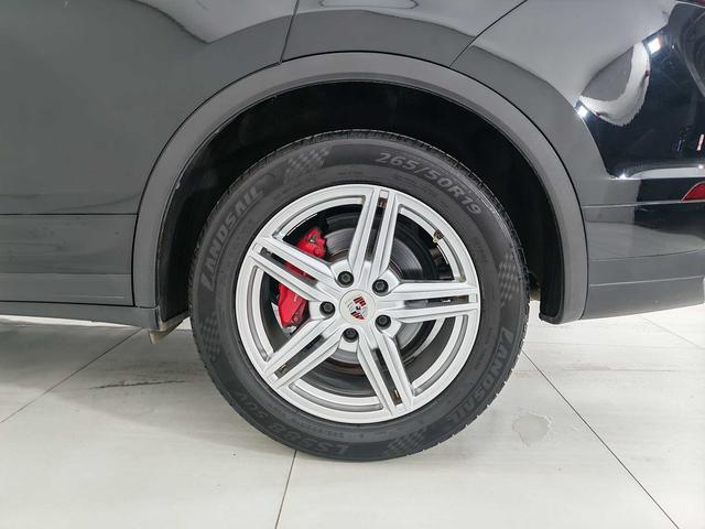 Porsche Cayenne 2015 thumb 7