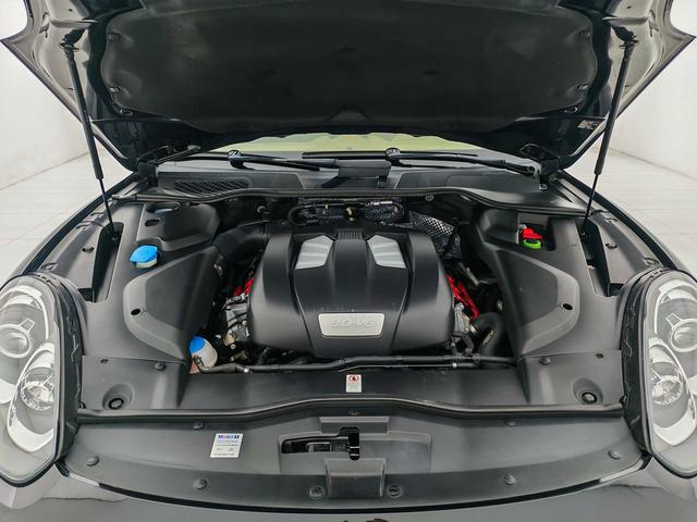 Porsche Cayenne 2015 thumb 8