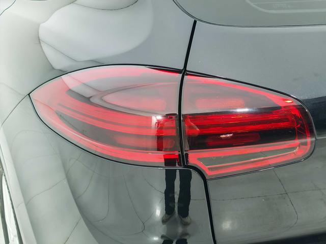 Porsche Cayenne 2015 thumb 11