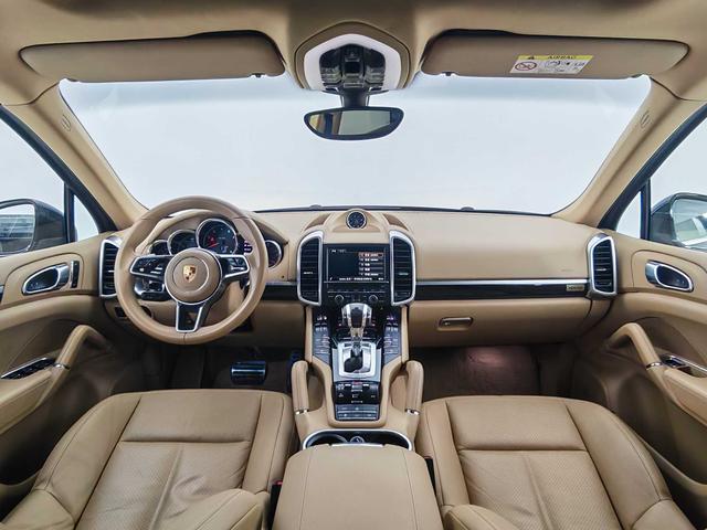 Porsche Cayenne 2015 thumb 12