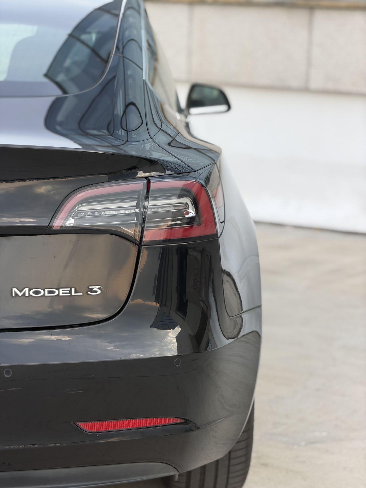 Tesla Model 3 2020 thumb 9