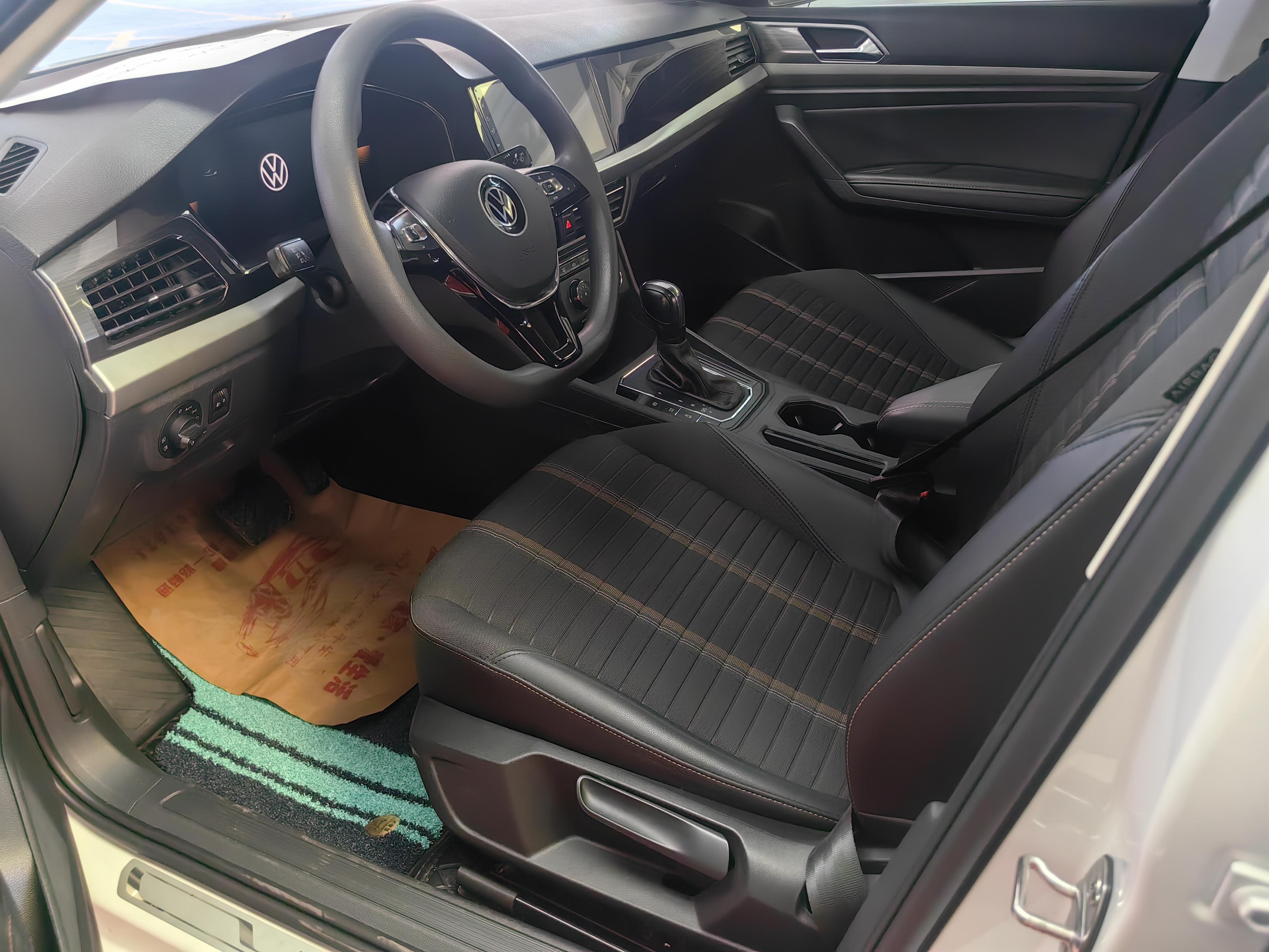 Volkswagen Lavida XR 2021 thumb 6