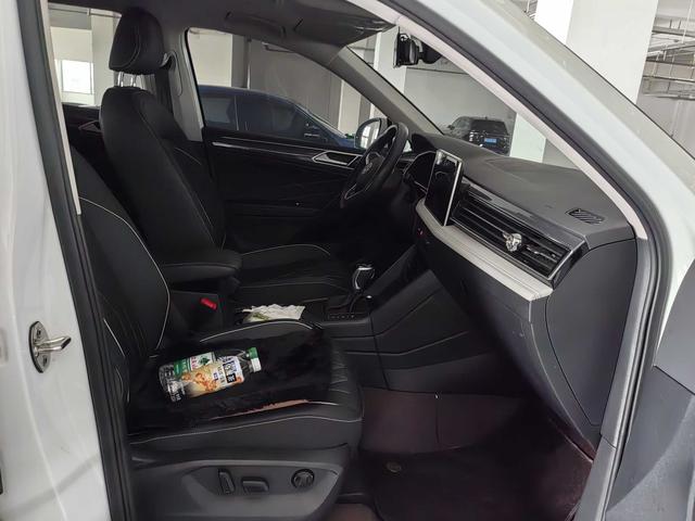 Volkswagen Tiguan 2024 thumb 5