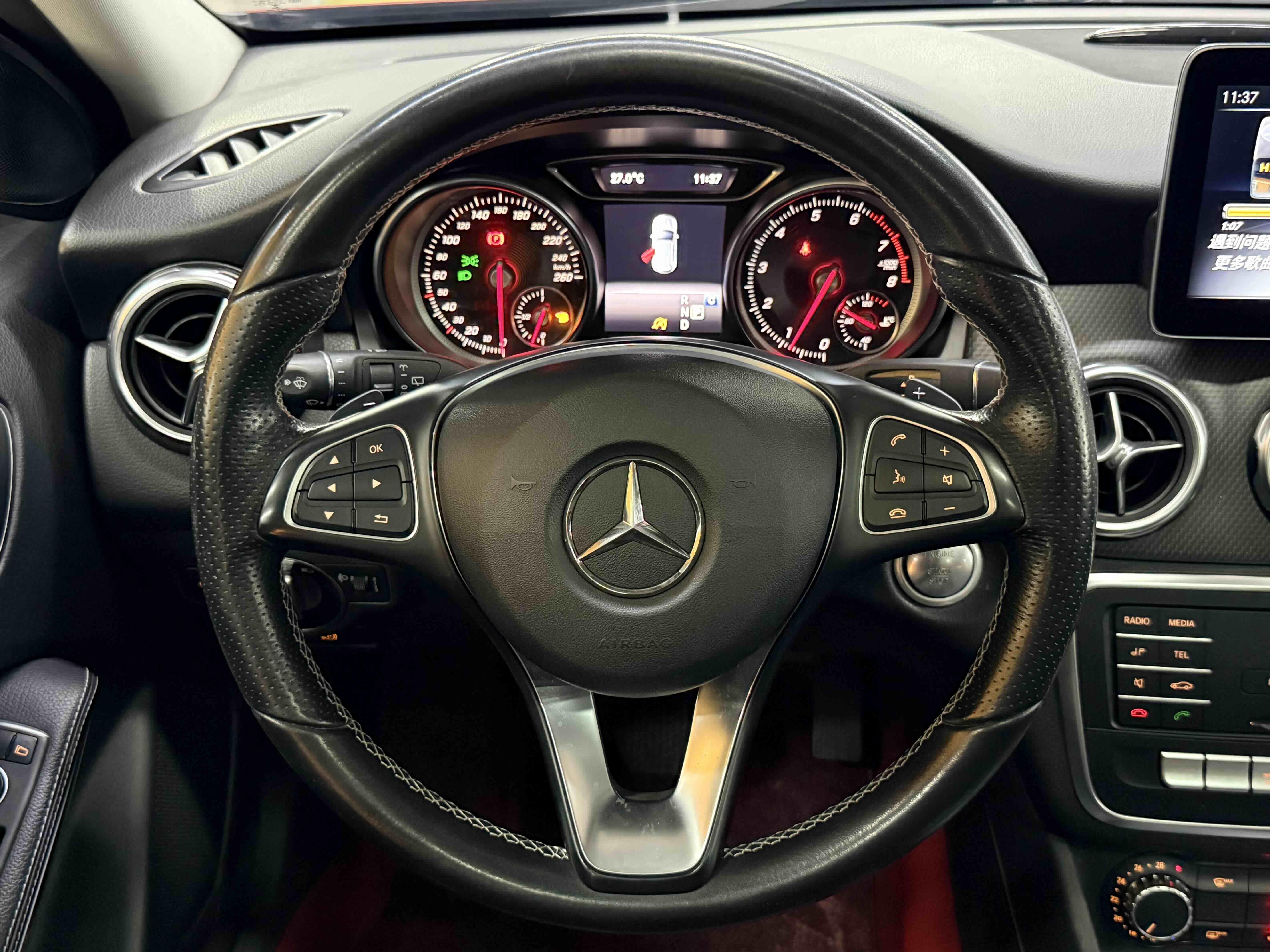 Mercedes-Benz GLA 2018 thumb 6