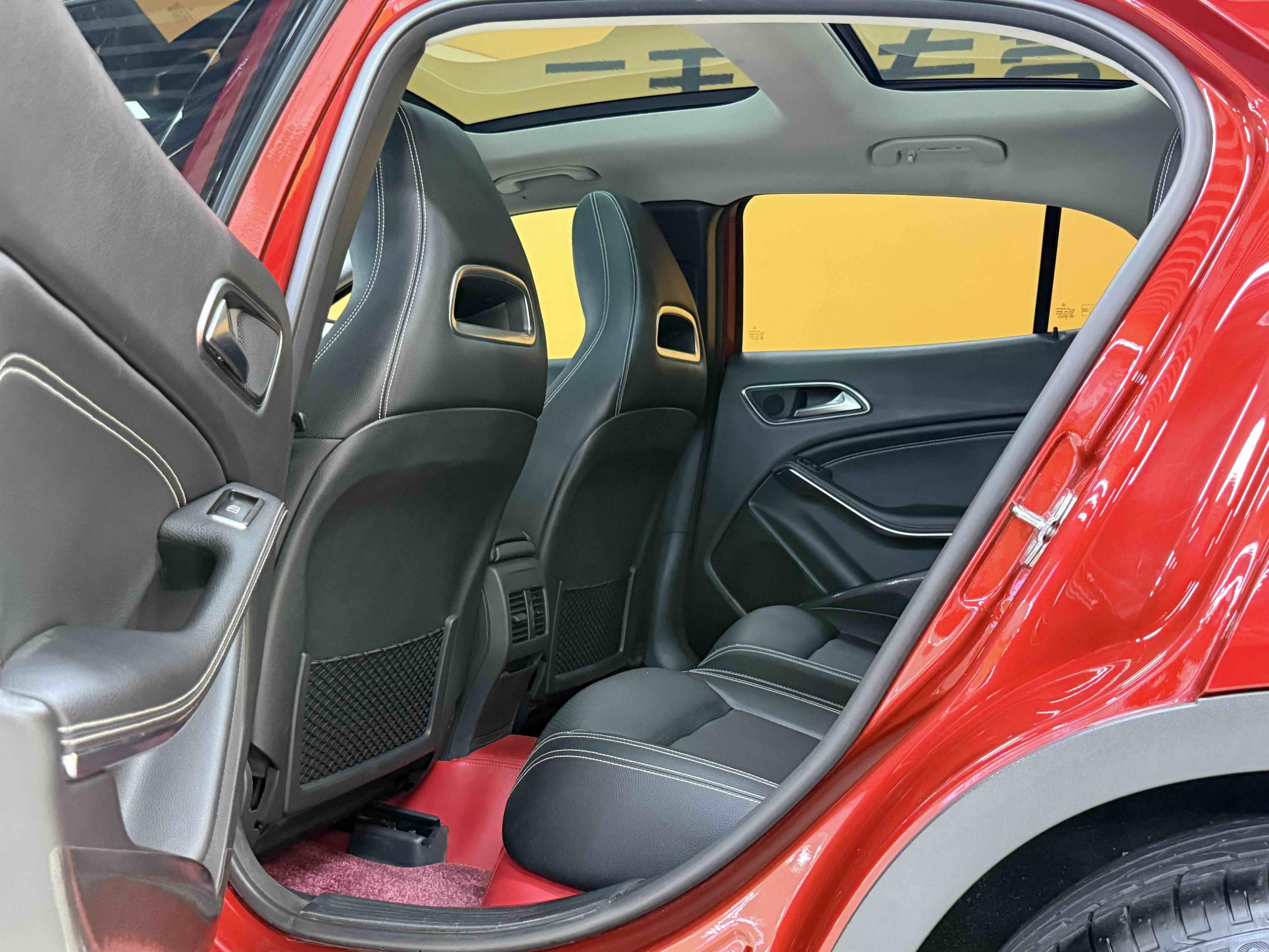 Mercedes-Benz GLA 2018 thumb 8