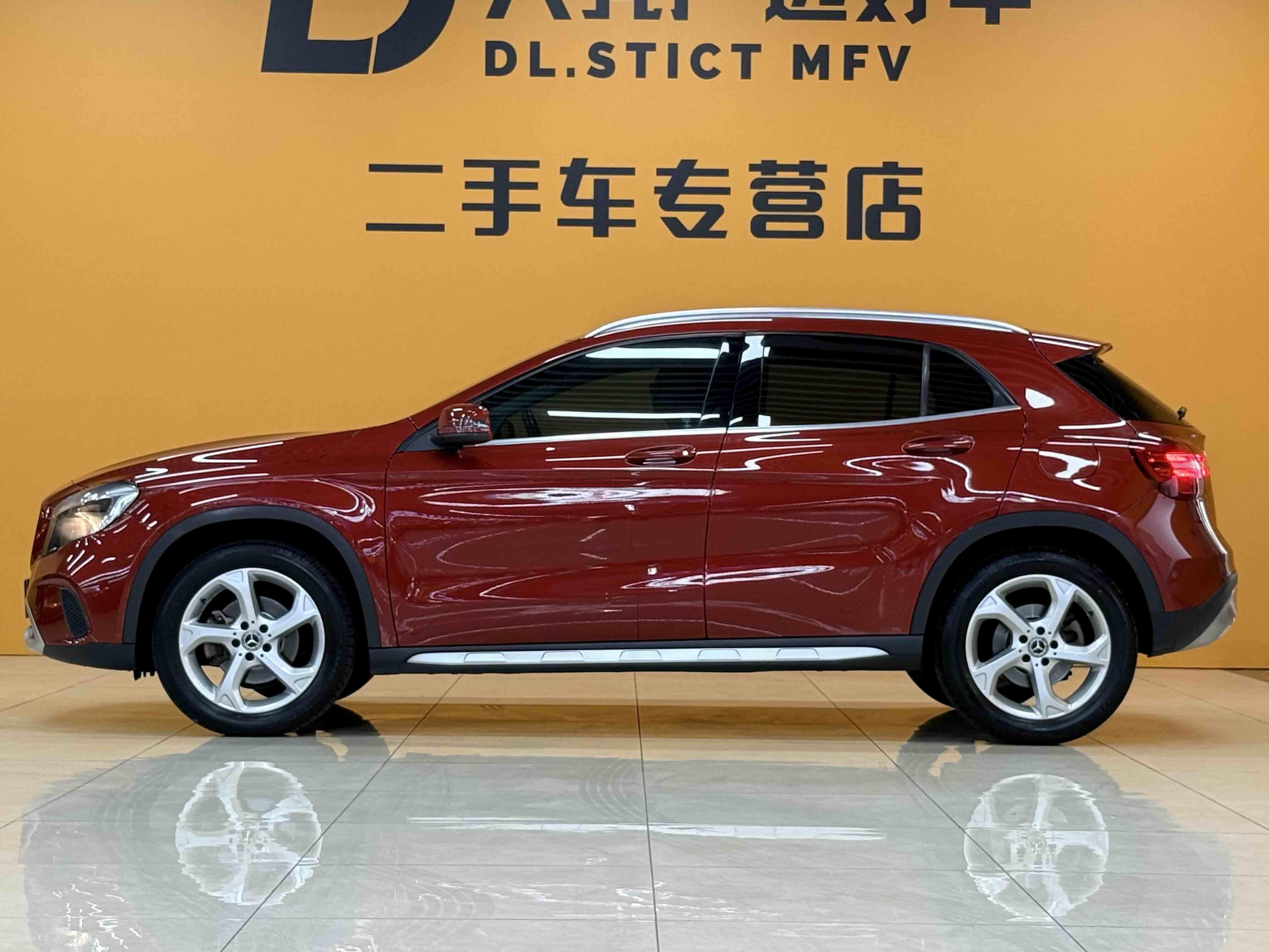 Mercedes-Benz GLA 2018 thumb 11