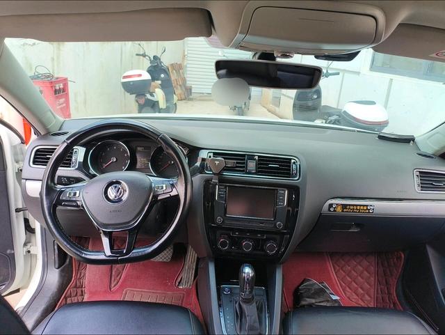 Volkswagen Sagitar 2018 thumb 3