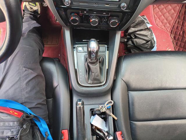Volkswagen Sagitar 2018 thumb 7