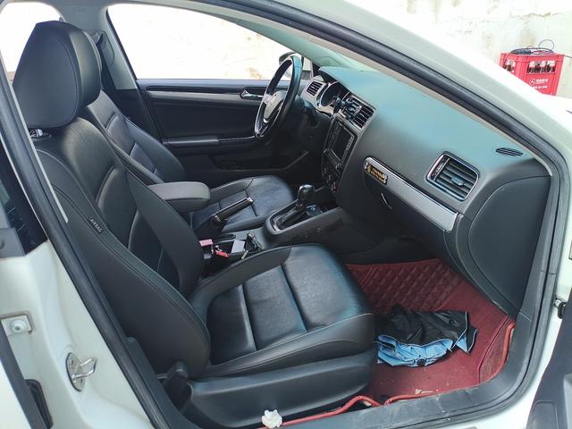 Volkswagen Sagitar 2018 thumb 9