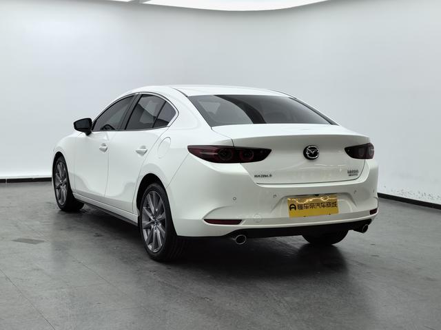 Mazda 3 2023 thumb 3
