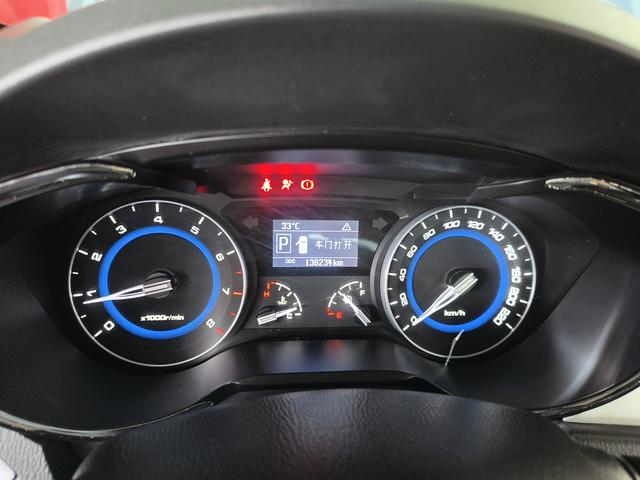 Changan Yuexiang V7 2015 thumb 10
