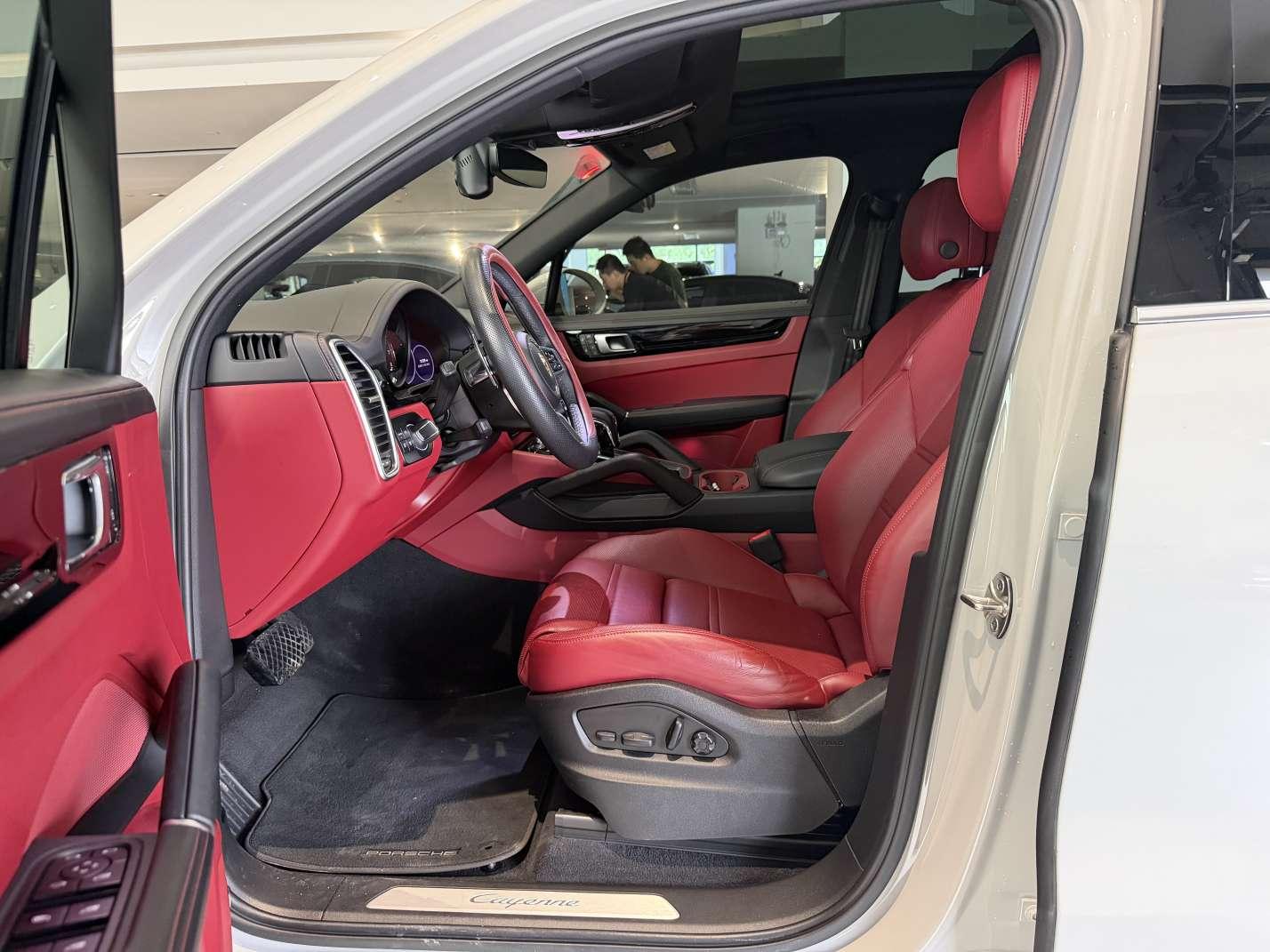 Porsche Cayenne 2023 thumb 6