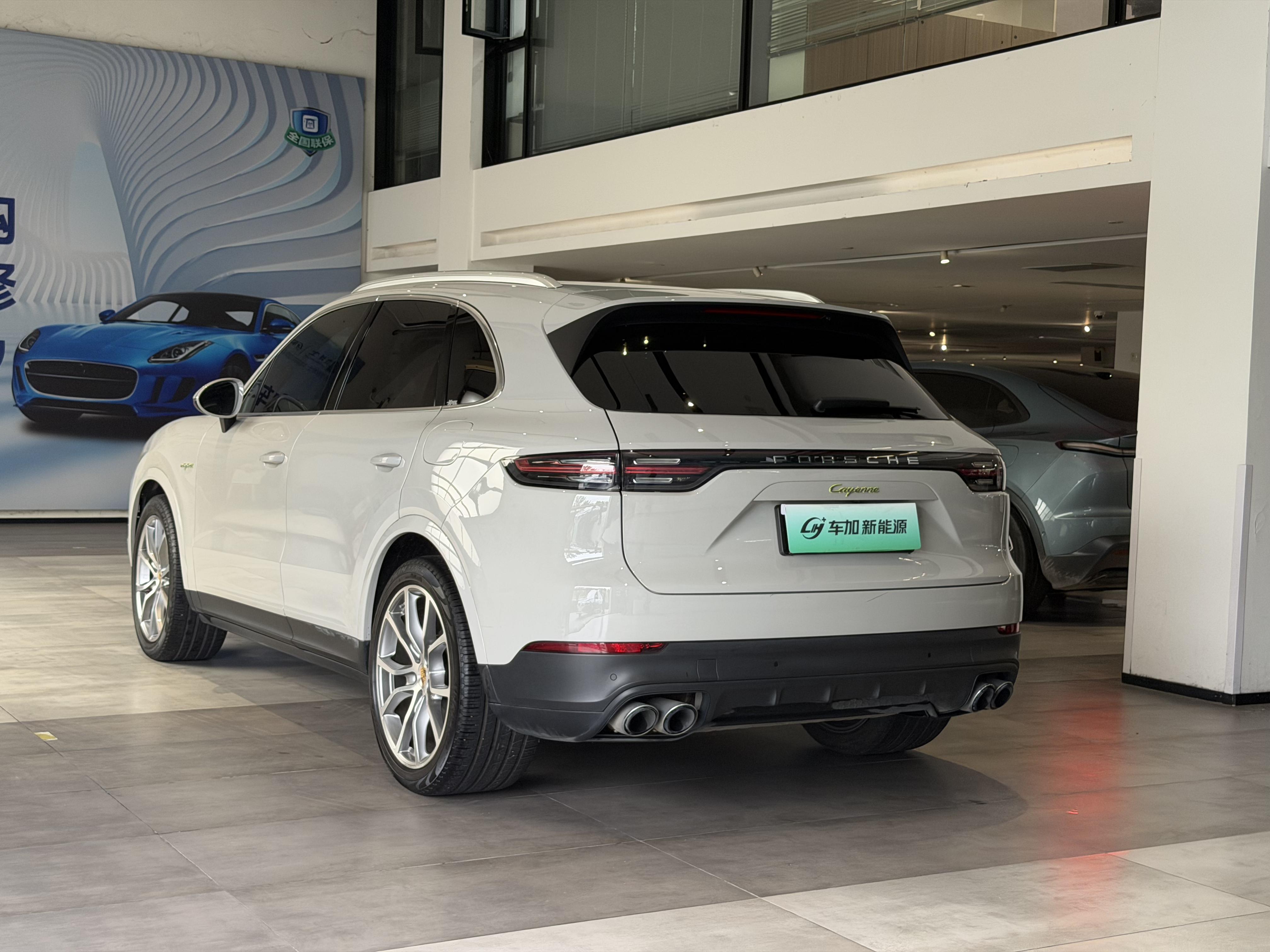 Porsche Cayenne 2023 thumb 11