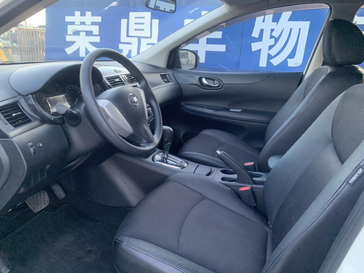 Nissan Tiida 2014 thumb 6