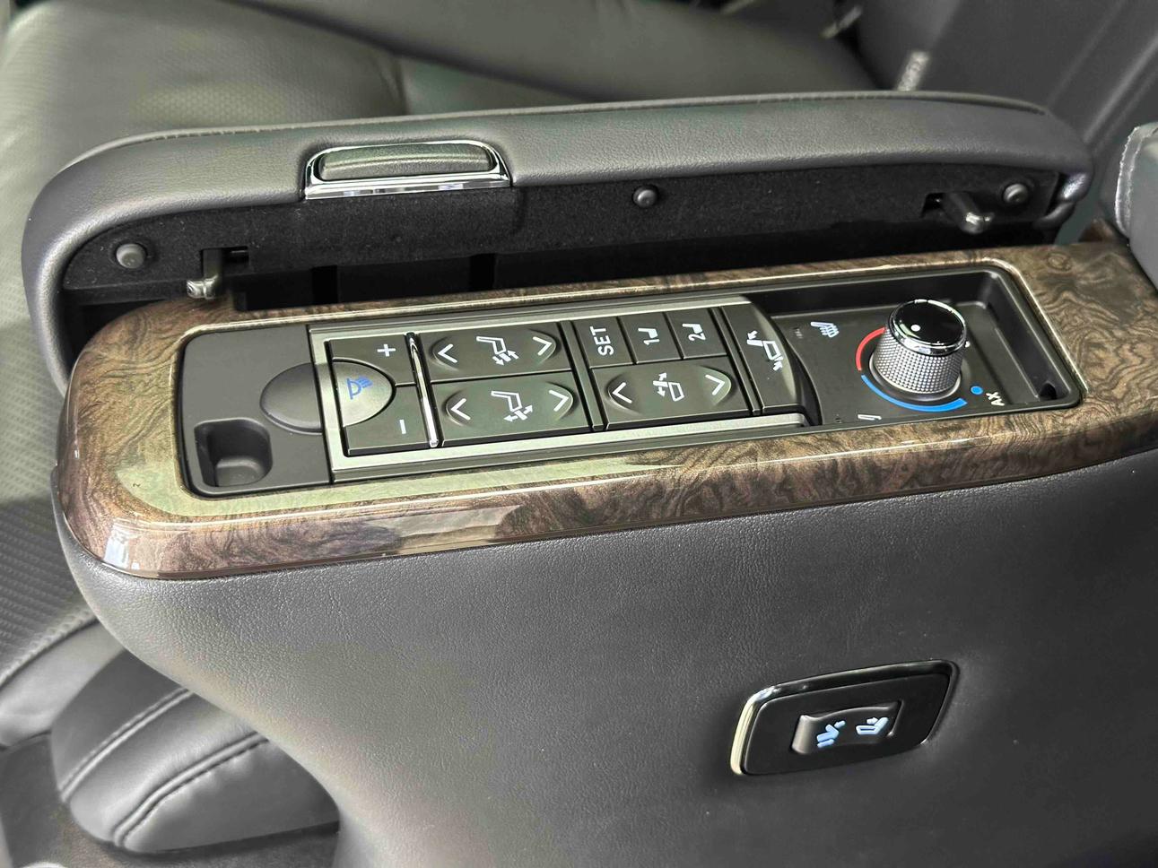 Toyota Vellfire 2023 thumb 8