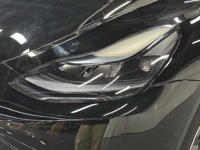 Tesla Model Y 2023 thumb 10