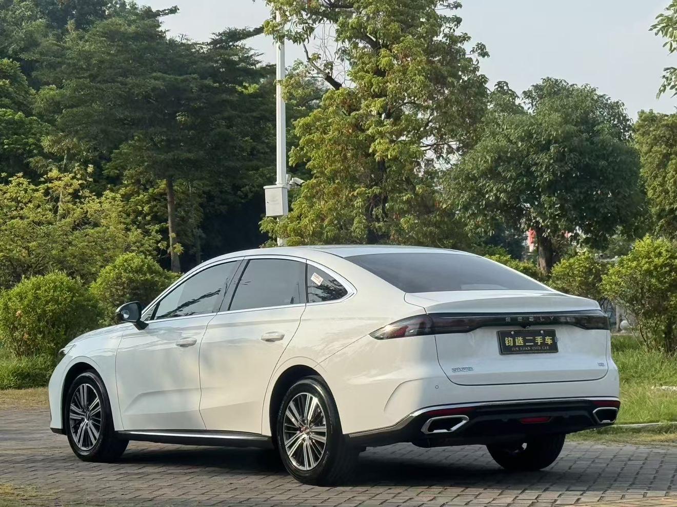 Geely Emgrand 2026 thumb 2