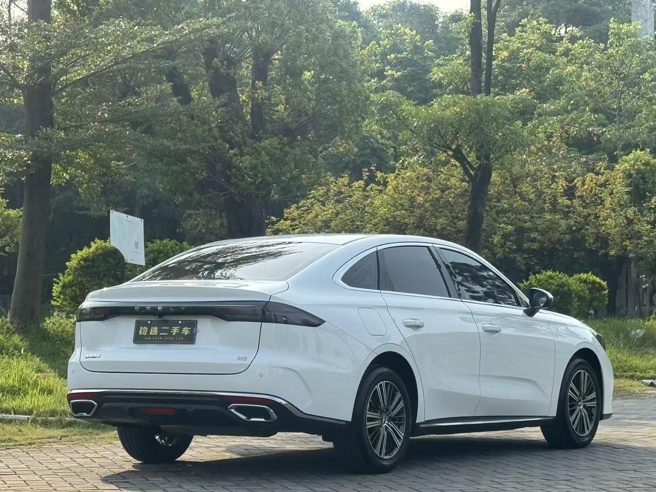 Geely Emgrand 2026 thumb 4