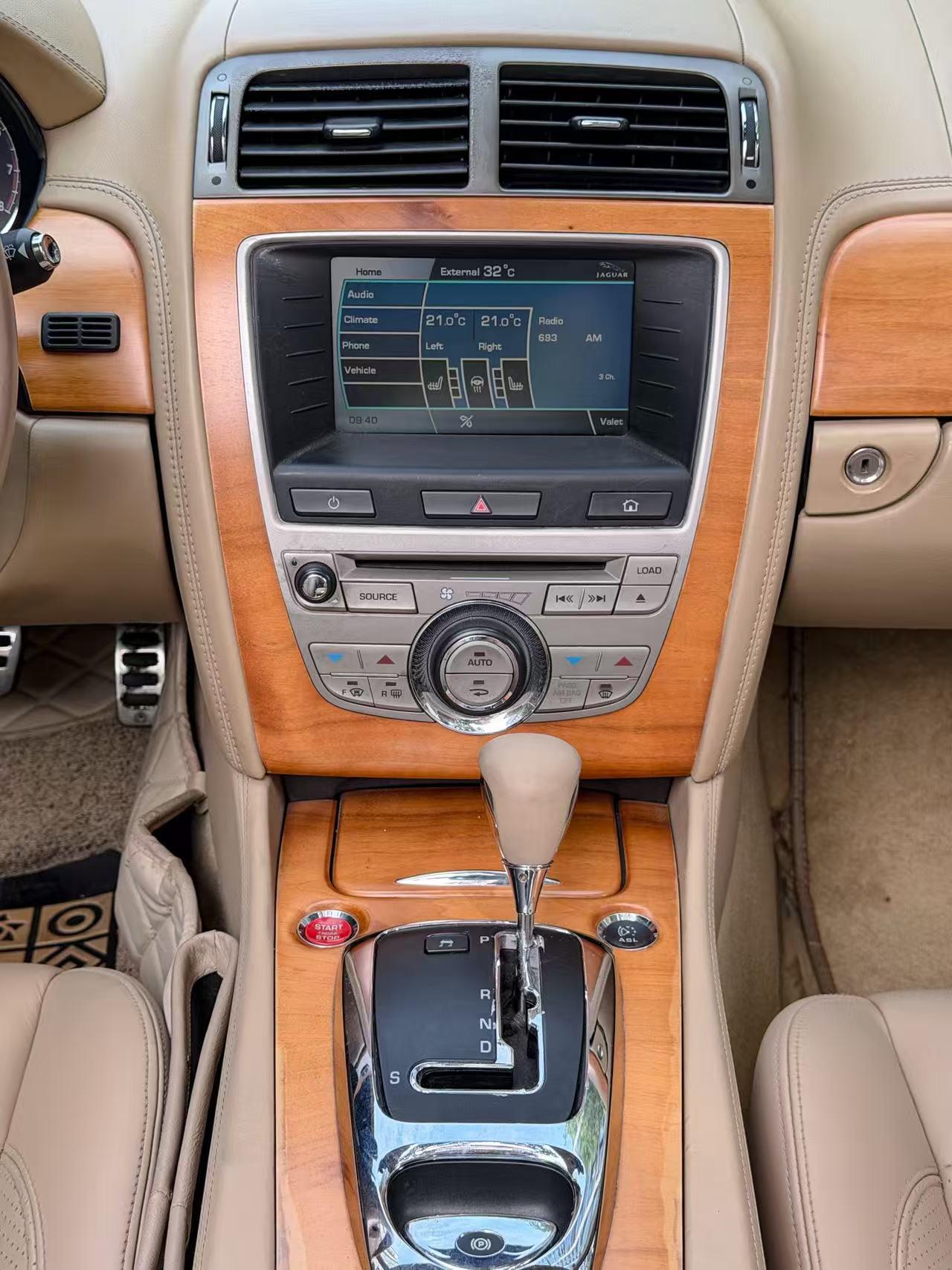 Jaguar XK 2006 thumb 8